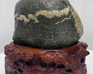 泰山石的标志性特征是什么？