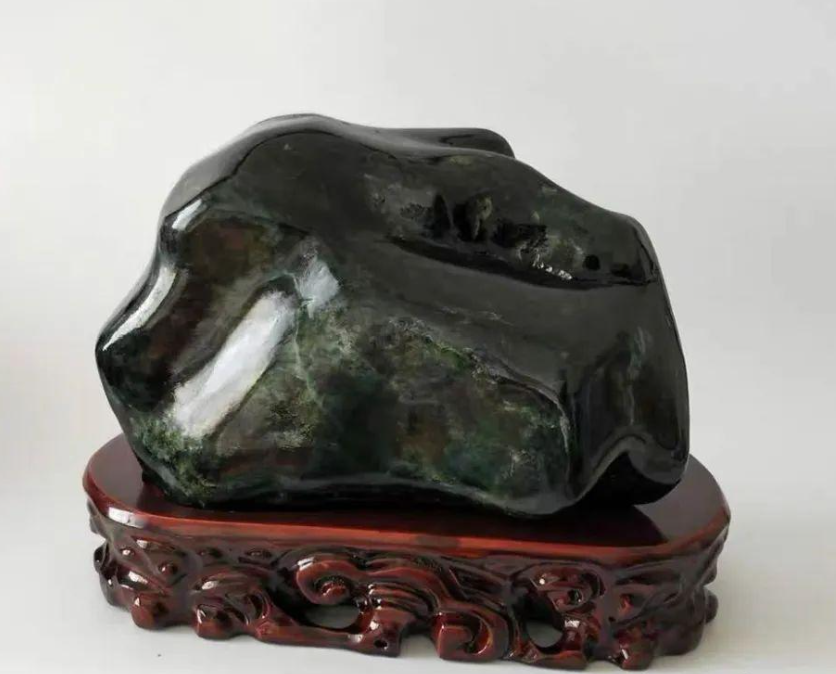 泰山石的三大核心作用：稳宅、养生、镇邪