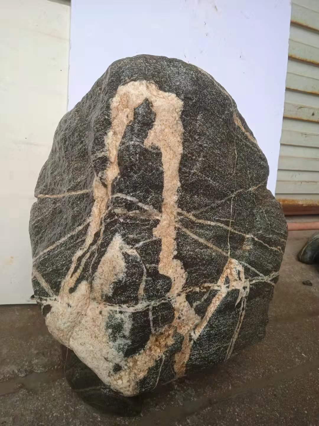 接触泰山石多年,聊聊泰山石原石颜色鉴赏与石敢当摆放高度要求 接触泰山石多年,聊聊泰山石原石颜色鉴赏与石敢当摆放高度要求